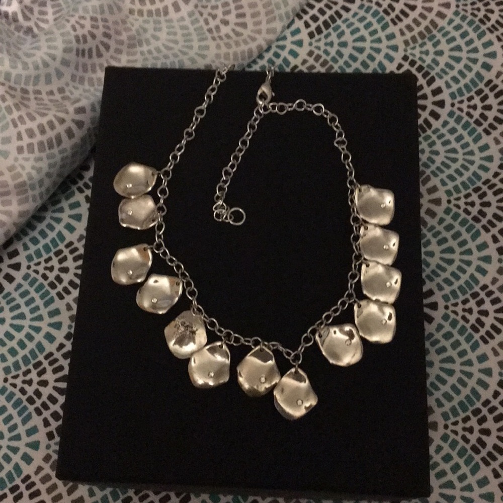 Beautiful statement necklace - Picture 2 of 3